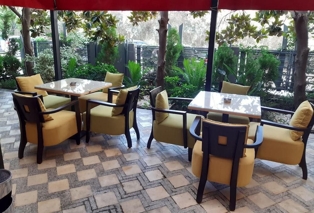 Dolls Hotel By Eurostars (Adults Only) Jounieh Ngoại thất bức ảnh