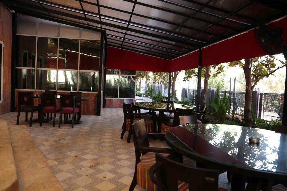 Dolls Hotel By Eurostars (Adults Only) Jounieh Ngoại thất bức ảnh