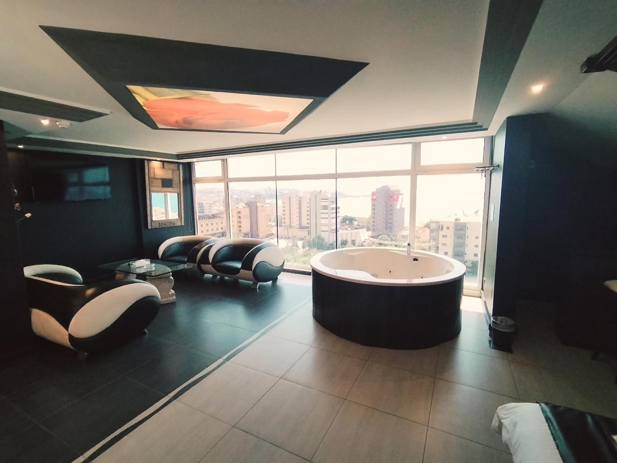 Dolls Hotel By Eurostars (Adults Only) Jounieh Ngoại thất bức ảnh